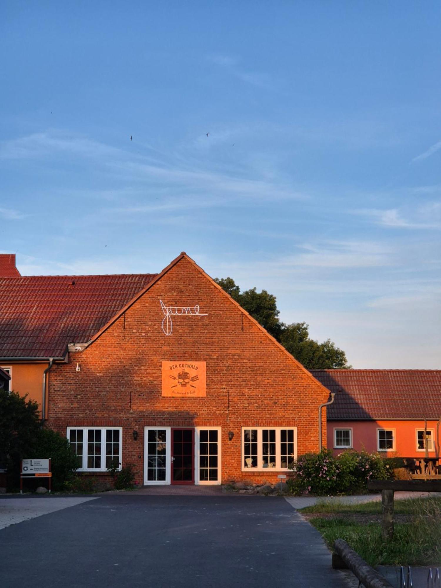 Project June - Ehemals Landgasthof Jueterbog Extérieur photo
