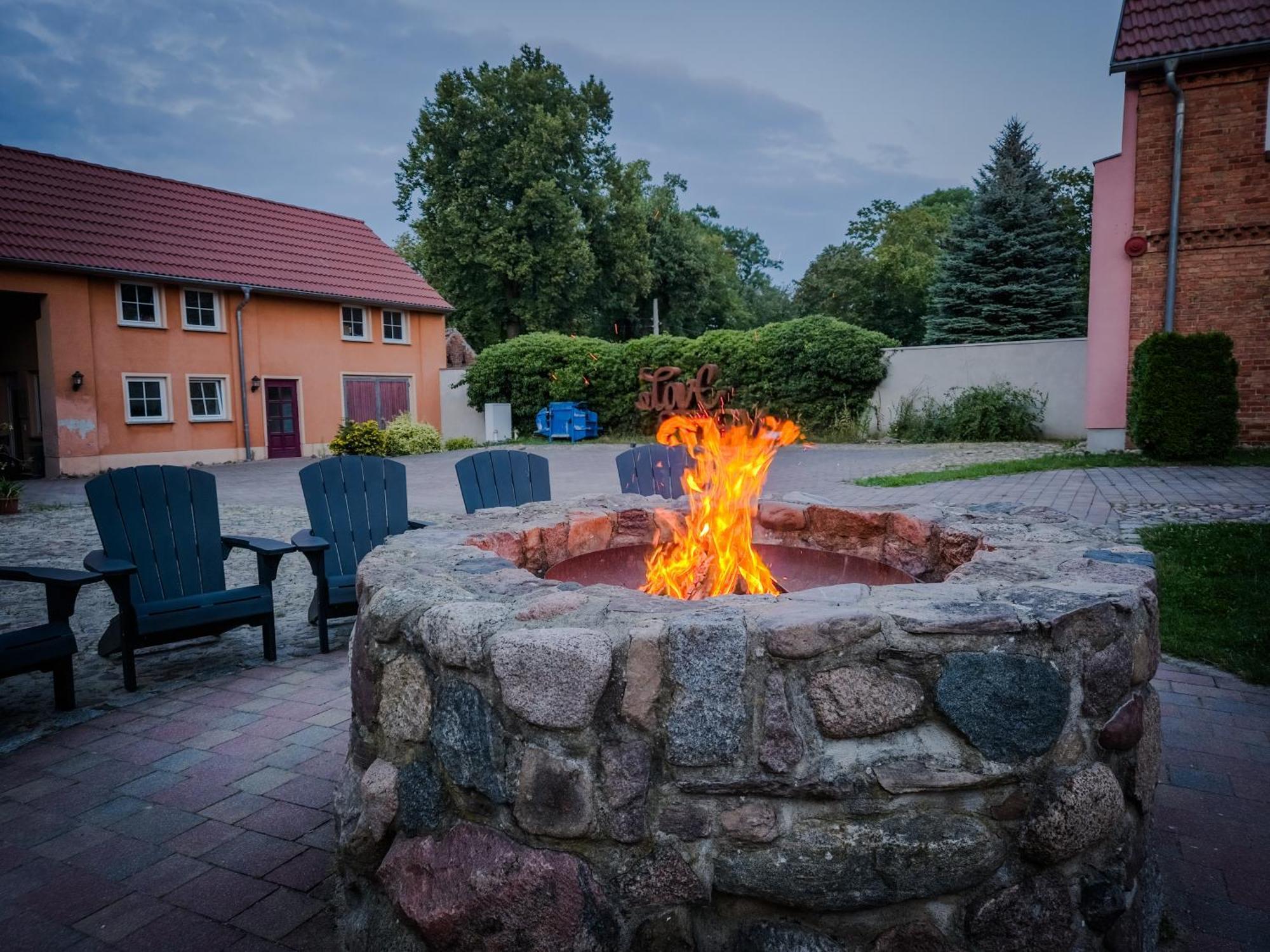 Project June - Ehemals Landgasthof Jueterbog Extérieur photo