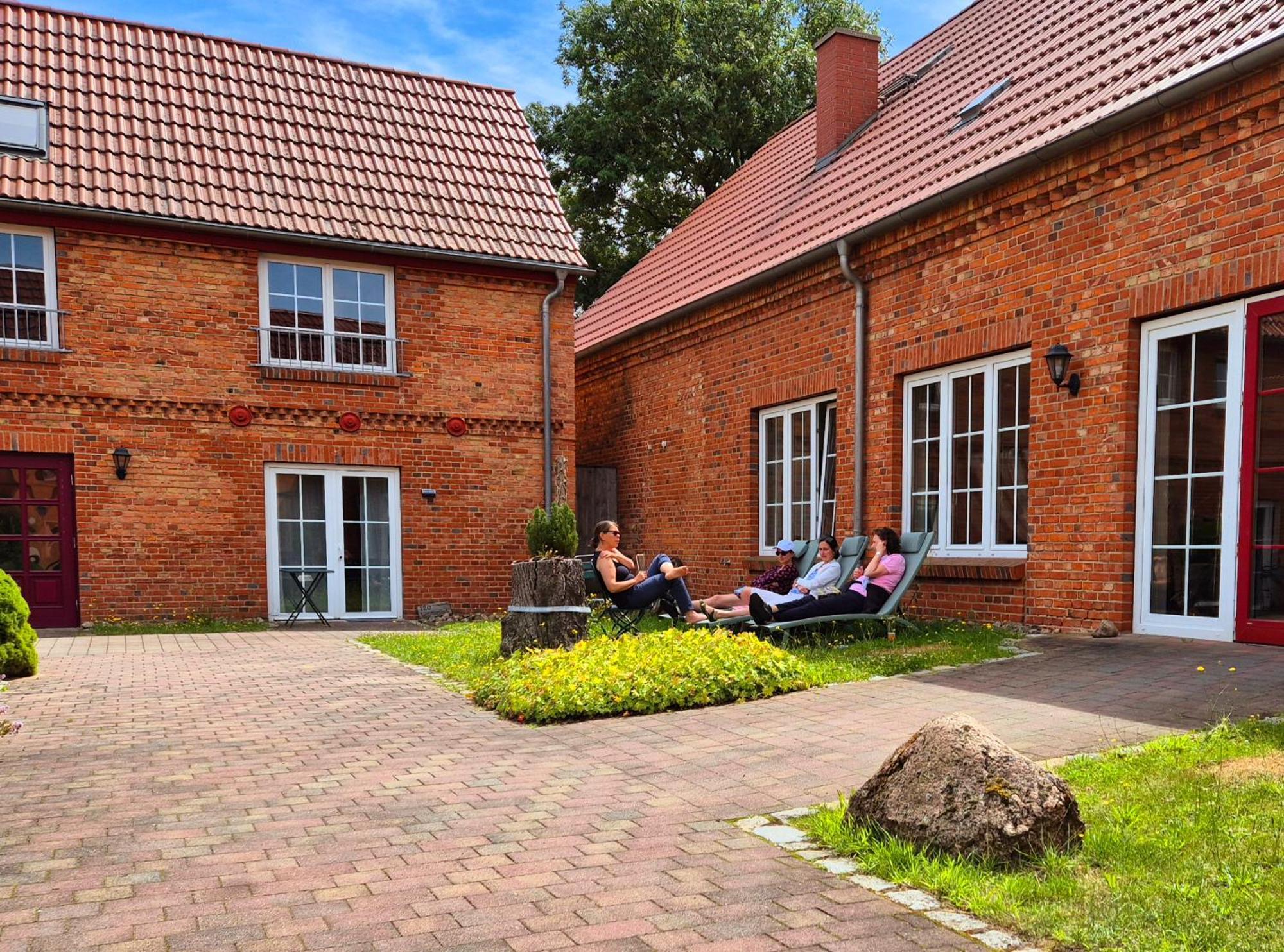 Project June - Ehemals Landgasthof Jueterbog Extérieur photo